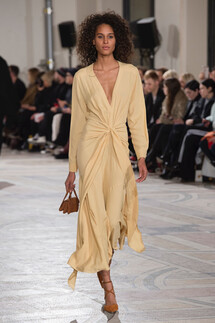Jacquemus Fall 2018 Ready-to-Wear , Jacquemus осень зима 2018 , Fashion show , неделя моды в Париже , PFW , Mainstyles